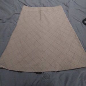 Business attire - Knee length skirt